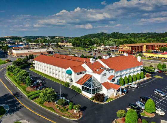 The Inn at Apple Valley, Ascend Hotel Collection allows check-in for 18 year-old guests