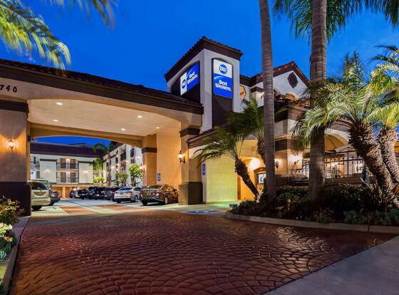 Best Western Redondo Beach Galleria Inn-Los Angeles LAX Airport Hotel allows check-in for 18 year-old guests