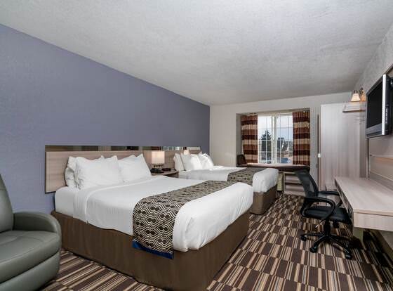 Microtel Inn & Suites by Wyndham Rochester North Mayo Clinic allows check-in for 18 year-old guests