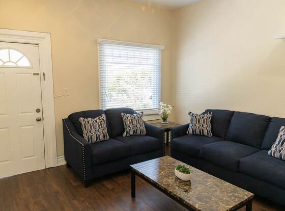 Cozy 2-bedroom 1/2 Mile From Sjsu allows check-in for 18 year-old guests