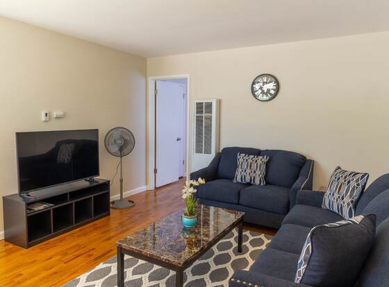 Charming, Modern 1-bedroom in San Jose allows check-in for 18 year-old guests
