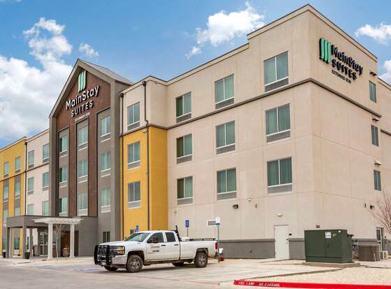 MainStay Suites allows check-in for 18 year-old guests