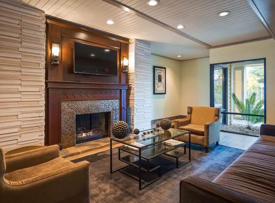 Best Western John Muir Inn allows check-in for 18 year-old guests