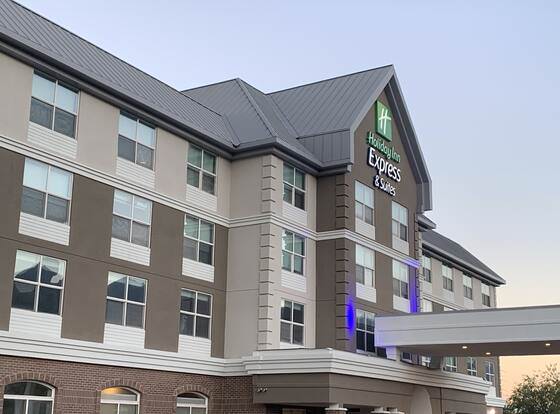Holiday Inn Express & Suites Salt Lake City Bountiful, an IHG Hotel allows check-in for 18 year-old guests