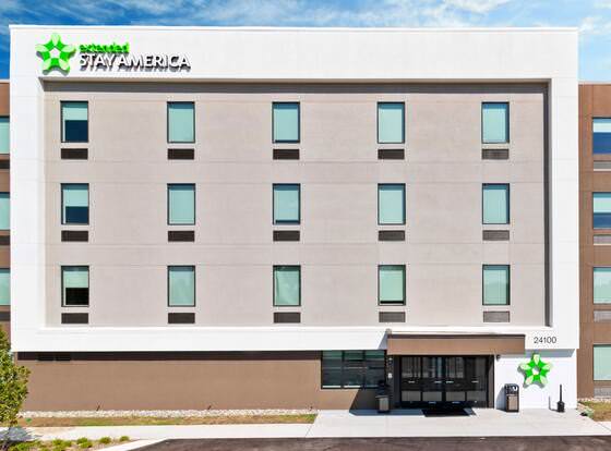 Extended Stay America Premier Suites Orlando Sanford allows check-in for 18 year-old guests