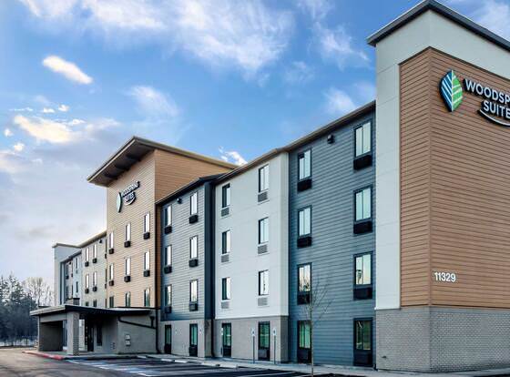 WoodSpring Suites Tacoma - Lakewood allows check-in for 18 year-old guests