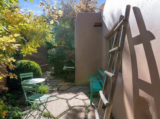 La Joya - Spacious and Historic Downtown Jewel allows check-in for 18 year-old guests