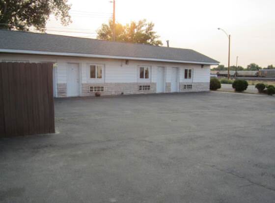 Montana Inn near Little Bighorn - Colstrip allows check-in for 18 year-old guests