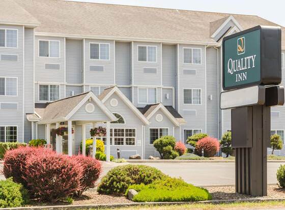 Quality Inn allows check-in for 18 year-old guests
