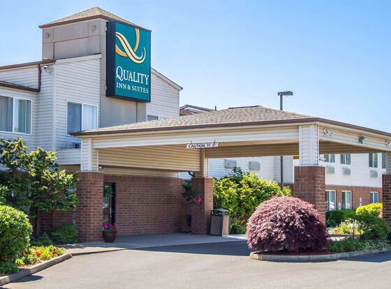 Quality Inn & Suites Longview Kelso allows check-in for 18 year-old guests