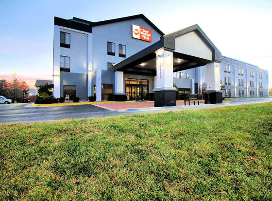 Best Western Plus Kansas City Airport-KCI East allows check-in for 18 year-old guests