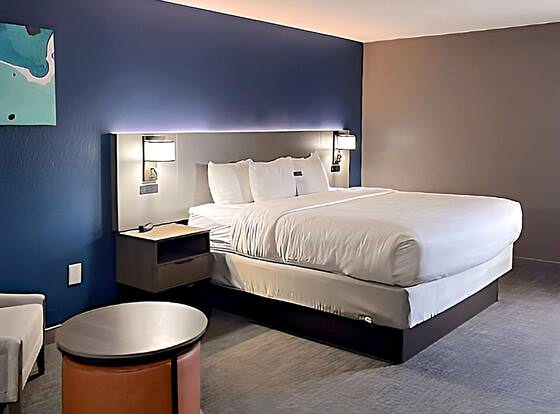 Comfort Inn allows check-in for 18 year-old guests