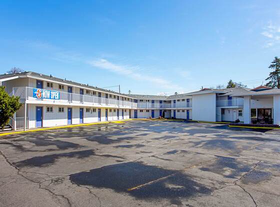Motel 6 Pendleton, OR - West allows check-in for 18 year-old guests