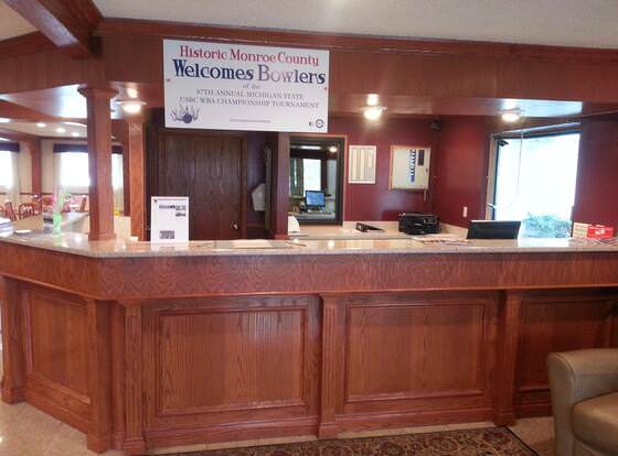 Days Inn & Suites by Wyndham Monroe allows check-in for 18 year-old guests
