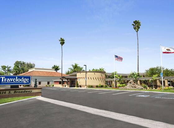 Travelodge by Wyndham Santa Maria allows check-in for 18 year-old guests