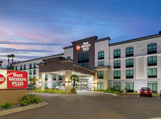 Best Western Plus McAllen Airport Hotel allows check-in for 18 year-old guests