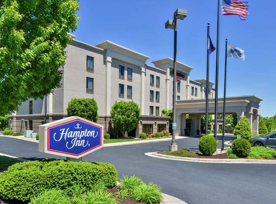 Hampton Inn Waynesboro/Stuarts Draft allows check-in for 18 year-old guests