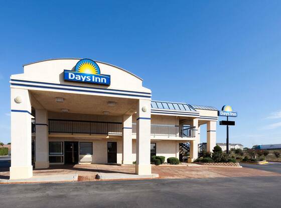 Days Inn by Wyndham Oklahoma City West allows check-in for 18 year-old guests