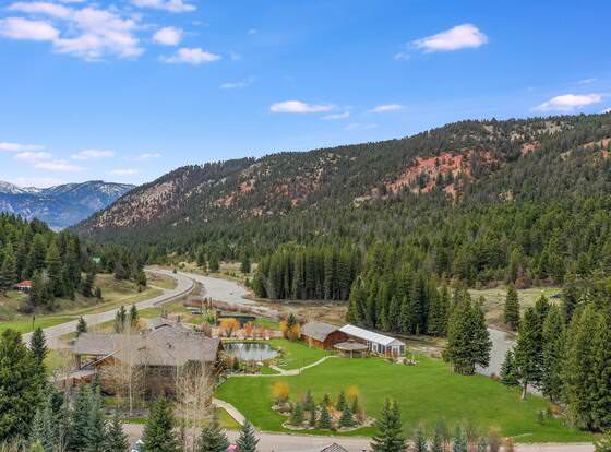 Rainbow Ranch Lodge allows check-in for 18 year-old guests