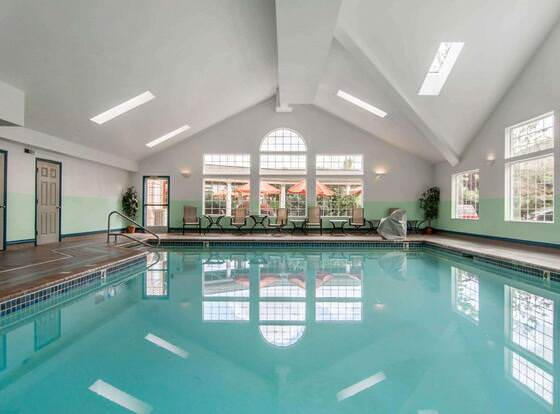 Comfort Suites allows check-in for 18 year-old guests