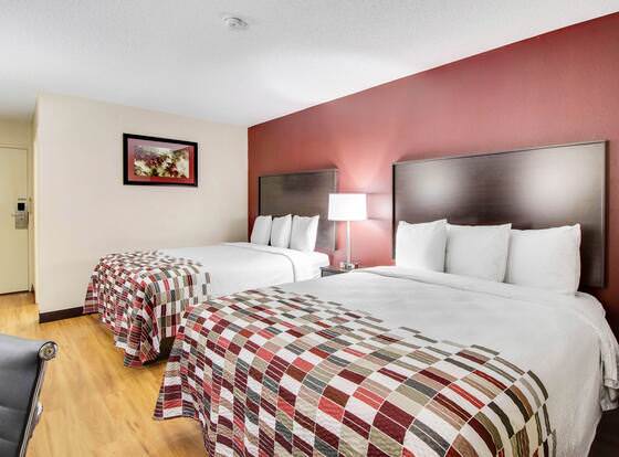 Red Roof Inn Franklin, KY allows check-in for 18 year-old guests