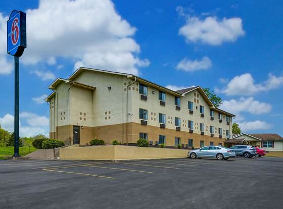 Motel 6 Montoursville, PA allows check-in for 18 year-old guests