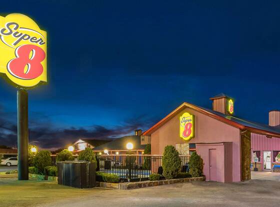 Super 8 by Wyndham Eastland allows check-in for 18 year-old guests
