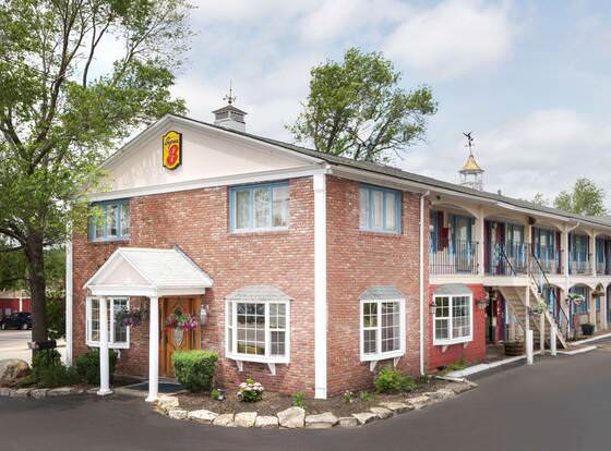Super 8 by Wyndham Sturbridge allows check-in for 18 year-old guests