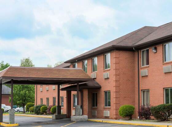 Super 8 by Wyndham Fairmont allows check-in for 18 year-old guests