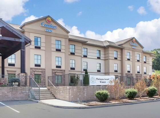 Comfort Inn Harriman allows check-in for 18 year-old guests