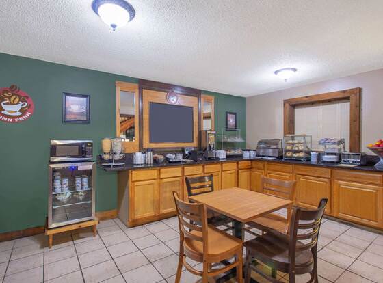 AmericInn by Wyndham Black River Falls I-94 on ATV Trail allows check-in for 18 year-old guests