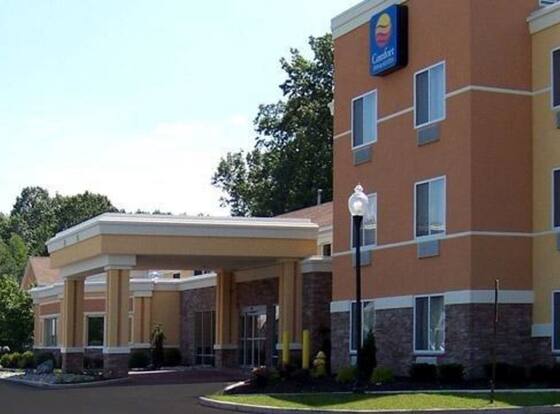 Comfort Inn & Suites allows check-in for 18 year-old guests