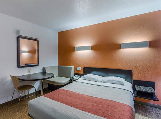 Motel 6 Oshkosh, WI allows check-in for 18 year-old guests