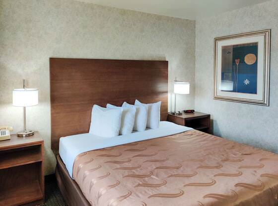 Quality Inn Flagstaff East I-40 allows check-in for 18 year-old guests