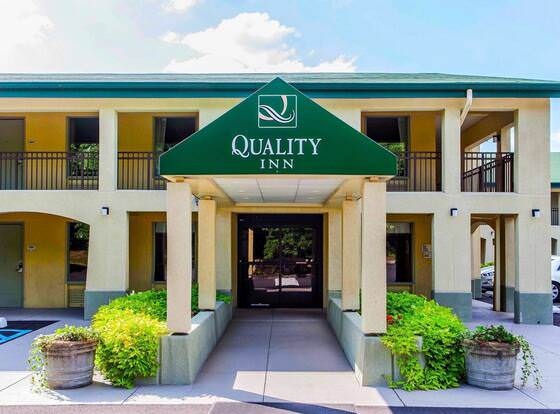 McIntosh Inn allows check-in for 18 year-old guests