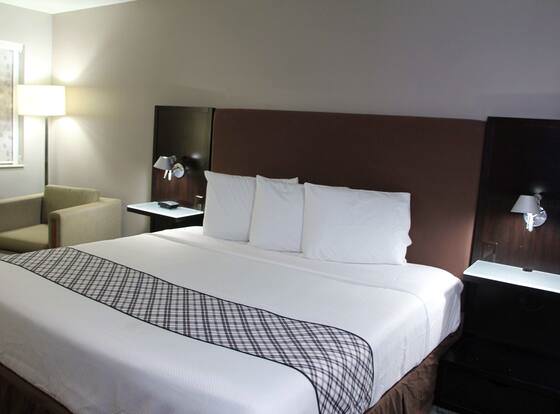 Westbridge Inn & Suites Carrollton allows check-in for 18 year-old guests