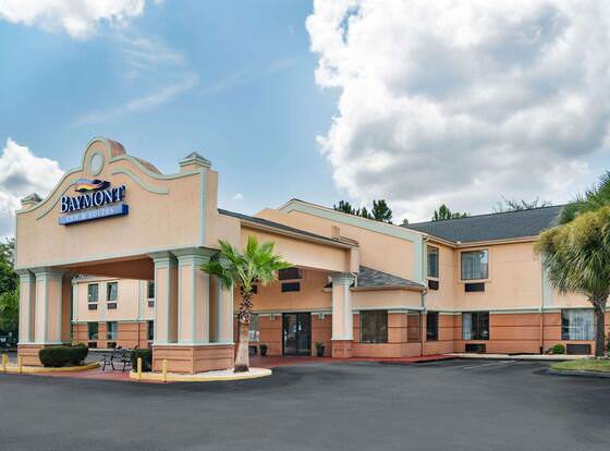 Baymont by Wyndham Hinesville Fort Stewart Area allows check-in for 18 year-old guests