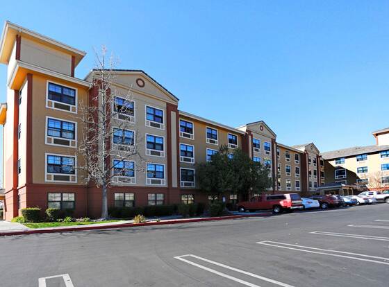 Extended Stay America Suites Los Angeles Burbank Airport allows check-in for 18 year-old guests