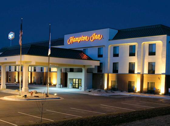Hampton Inn Rapid City allows check-in for 18 year-old guests