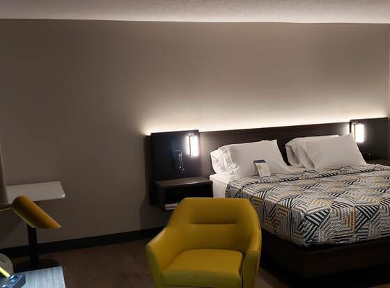 Motel 6 Kewanee, IL allows check-in for 18 year-old guests