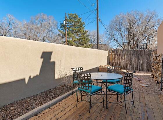 Casa Pico - Ideal Location, Fantastic Workspaces, Perfect Patio allows check-in for 18 year-old guests
