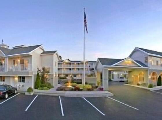 Parkside Inn Bridgeview allows check-in for 18 year-old guests