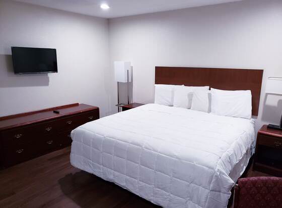 Clear lakes inn allows check-in for 18 year-old guests