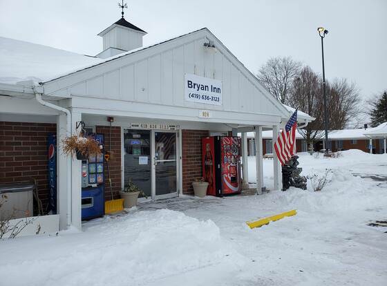 Bryan Inn allows check-in for 18 year-old guests