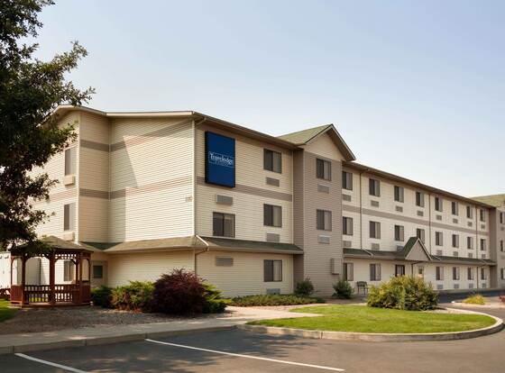 Travelodge by Wyndham Hermiston allows check-in for 18 year-old guests