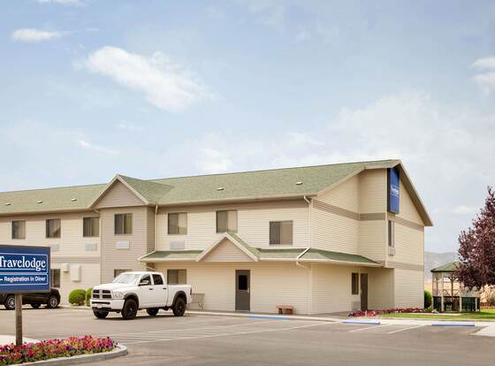 Travelodge by Wyndham Milford allows check-in for 18 year-old guests