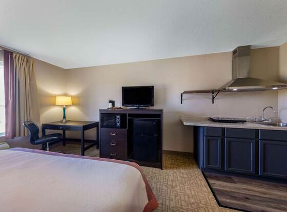 Super 8 by Wyndham Jackson MN allows check-in for 18 year-old guests