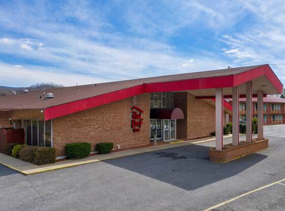 Red Roof Inn Marion, VA allows check-in for 18 year-old guests