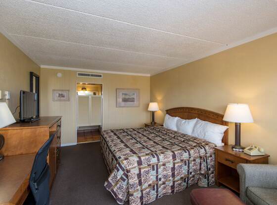 Landmark Lookout Lodge allows check-in for 18 year-old guests