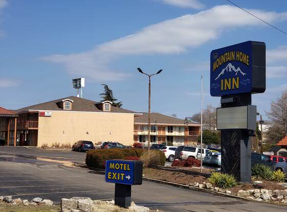 Mountain Home Inn allows check-in for 18 year-old guests